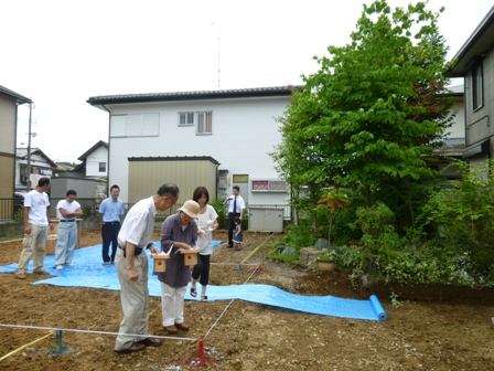 『庭の自然にとけこむ二世帯住宅』～蓮田市　Ｕ邸　地鎮祭～